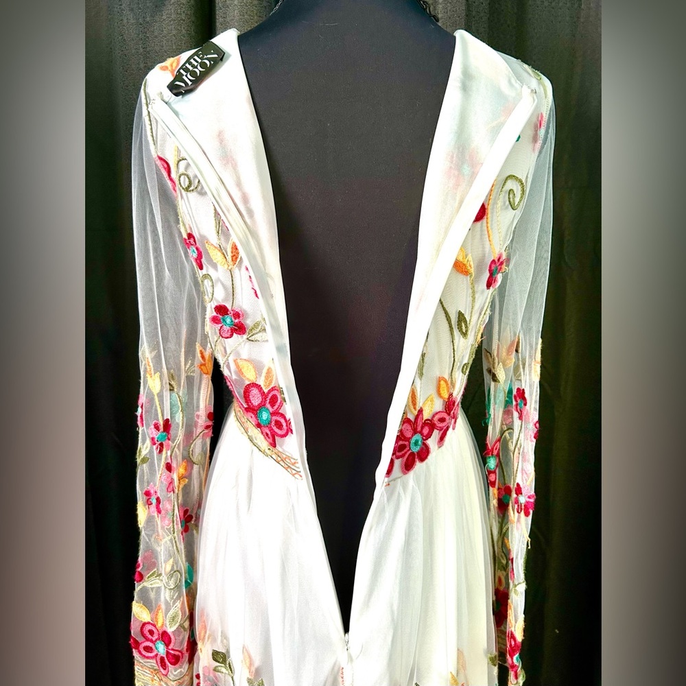 The Moon White, Multi Floral Embroidered Dress w/ Sheer Sleeves, Size S - Picture 7 of 8